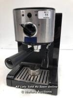 PUMP ESPRESSO COFFEE MACHINE / POWERS UP / SIGNS OF USE