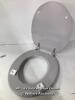 DUNELM TOUNGE AND GROOVE GREY TOILET SEAT / UNUSED AND IN GOOD CONDITION / SEE IMAGES FOR FITTINGS