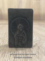 JAPANESE METAL MATCHBOOK CASE, EMBOSSED WITH MONKEYS & LADY . CONTAINS EMPTY MATCH BOX, 3 X 4.5 X 1.4CM, APPROX 25G