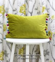 *HASHTAG HOME CARLE CUSHION WITH FILLING COLOUR: BAMBOO/PINK/BLUE / RRP: £15.99 / TO BE COLLECTED FROM HOMESTEAD FARM / NEW [2975]