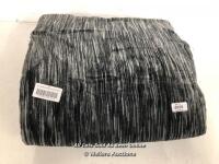 *FAUX FUR ULTIMATE THROW - 60 X70 / IN GOOD CONDITION