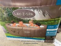 *LAY-Z-SPA PALM SPRINGS INFLATABLE 4-6 PERSON SPA (FITS UP TO 6 PEOPLE, 140 AIRJET MASSAGE SYSTEM) / POWERS UP / UNTESTED FOR ALL FUNCTIONS / SHOWING SIGNS OF USE