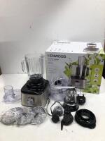 *KENWOOD MULTI PRO FOOD PROCESSOR / POWERS UP AND APPEARS FUNCTIONAL, MINIMAL SIGNS OF USE