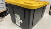 *102L STORAGE TOTE / SIGNS OF USE
