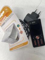 SONY ERICSSON W880I ON O2 NETWORK, WITH GENUINE CHARGER (WITH ADAPTER)