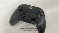 *PDP GAMING WIRED CONTROLLER XBOX ONE/PC / MINIMAL SIGNS OF USE / WITHOUT BOX OR CABLE