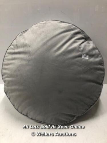 *24" ROUNDED FLOOR CUSHION / MINIMAL SIGNS OF USE