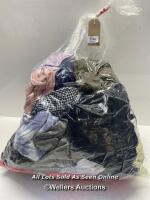 *BAG OF CHILDRENS CLOTHES