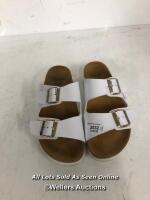 *SCHOLL JOSEPHINE SANDALS / USED SIZE 41