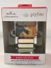 *HALLMARK HARRY POTTER STACKED BOOKS WITH WAND CHRISTMAS ORNAMENT / NEW [LQD255]