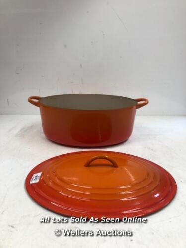 LE CREUSET ORGANGE COOKING POT/SIGNS OF USE