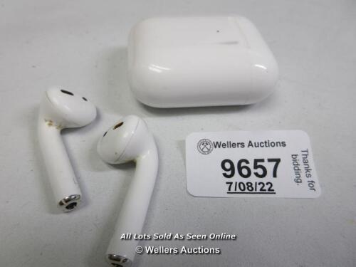 *APPLE AIRPODS / A1938 / SERIAL: GK6XM1NPJMMT / CONNECTS TO BLUETOOTH