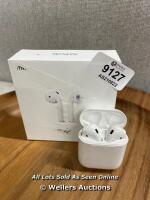 *APPLE AIRPODS / 2ND GEN / WITH CHARGING CASE / MV7N2ZMA / POWERS UP / CONNECTS TO BLUETOOTH / PLAYS MUSIC