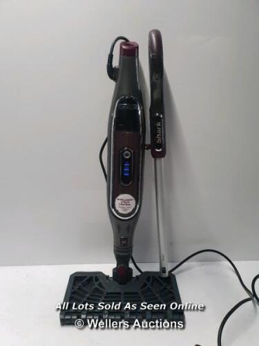 *SHARK S6003UK KLIK N FLIP AUTOMATIC STEAM CLEANER / POWERS ON / SOME SIGNS OF USE