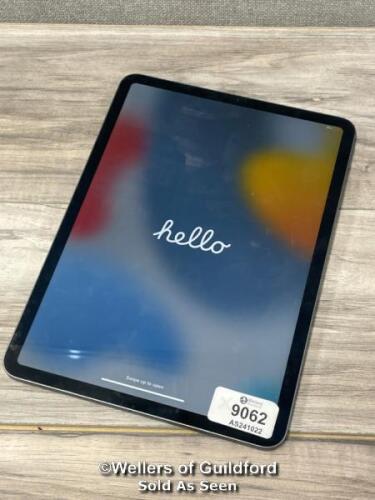*APPLE IPAD PRO 11'' / 2ND GEN (2020) / A2228 / 128GB / SERIAL: DMQDT87QPTRF / I-CLOUD (ACTIVATION) LOCKED / POWERS UP & APPEARS FUNCTIONAL