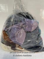 BAG OF CHILDRENS CLOTHES