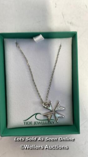 *MOTHER OF PEARL MALTESE CROSS NECKLACE SHELL SILVER WITH CHAIN - GIFT BOXED