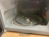 *PANASONIC GRILL MICROWAVE (NN-GD37HSBPQ) / POWERS UP, SIGNS OF USE - 2
