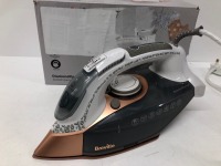 *BREVILLE DIAMONDXPRESS 3100W STEAM IRON VIN401 / POWERS UP, NOT FULLY TESTED FOR FUNCTIONALITY / APPEARS TO BE FUNCTIONAL WITH ACCESSORIES [2990]