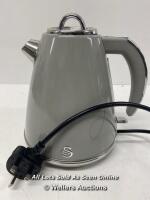 *SWAN, SK19020GRN, RETRO 1.5 LITRE JUG KETTLE WITH 360 DEGREE ROTATIONAL BASE, 3KW, GREY / POWERS UP, NOT FULLY TESTED FOR FUNCTIONALITY [2990]