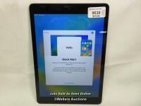 *APPLE IPAD 7TH GEN / A2197 / 128GB / SERIAL: F9FZDMGUMF3Q / I-CLOUD (ACTIVATION) UNLOCKED AND POWER UP TESTED