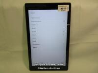 *AMAZON FIRE 7 HD 10 / M2V3R5 / POWERS UP & APPEARS FUNCTIONAL