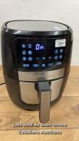 *GOURMIA 5.7L DIGITAL AIR FRYER WITH 12 ONE TOUCH COOKING FUNCTIONS / POWERS UP, SIGNS OF USE
