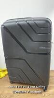*AMERICAN TOURISTER JETDRIVER LARGE 4 WHEEL SPINNER CASE / SIGNS OF USE/WHEELS/ZIPS/HANDLES IN WORKING ORDER/BASE SLIGHTLY MIS SHAPED/COMBINATION UNLOCKED