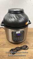 *INSTANT POT GOURMET CRISP 11-IN-1 7.6L PRESSURE COOKER & AIRFRYER / POWERS ON MINIMAL SIGNS OF USE