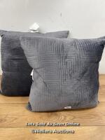 *2X FONTANA CUSHIONS / APPEARS NEW/NO PACKAGING