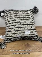 *SUTTON PLACE LARGE NATURAL TEXTURED DECO CUSHION / MINIMAL SIGNS OF USE