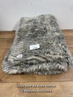 *DREAMLAND RELAXAWELL DELUXE FAUX FUR HEATED THROW / SNOW LEOPARD / 120CM X 160CM / POWERS UP/NOT FULLY TESTED