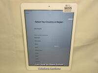 *APPLE IPAD AIR / A1474 / 64GB / SERIAL: DMPLH2AAFK16 / I-CLOUD (ACTIVATION) UNLOCKED / POWERS UP & APPEARS FUNCTIONAL