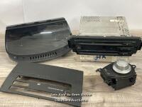 *BMW MEDIA UNIT FOR VEHICLE - HW9.5 WITH SCREEN AND BRACKET SET / SIGNS OF USE