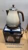 *DE'LONGHI KBOV3001BG VINTAGE ICONIA KETTLE / NO POWER NOT FULLY TESTED, SIGNS OF USE / STAFF REF: B