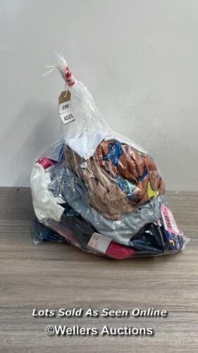 BAG OF NEW CHILDRENS CLOTHES