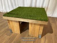 *SOLID TIMBER TABLE WITH ARTIFICIAL GRASS TOP, 49CM (H) X 90CM (W) X 90CM (W) / ITEM LOCATION: BRISTOL (BS35), FULL ADDRESS WILL BE GIVEN TO WINNING BIDDER