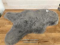 *FAUX FUR RUG - 24X39 / MINIMAL SIGNS OF USE