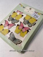 *TALKING TABLES 5M (16FT) SMALL 3D BUTTERFLY GARLAND BUNTING / APPEARS NEW, OPEN BOX [2996]