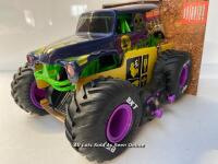 *MONSTER JAM OFFICIAL GRAVE DIGGER FREESTYLE FORCE, REMOTE-CONTROL CAR / NEW & SEALED [2996]