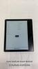 *AMAZON KINDLE OASIS - 9TH GEN / S8IN4O - SCREEN DAMAGED / POWERS UP & APPEARS FUNCTIONAL