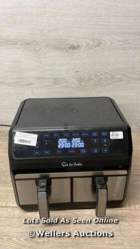 *SUR LA TABLE AIR FRYER WITH X2 3.8L DRAWERS / POWERS UP / SIGNS OF USE