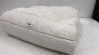 *MON CHATEAU LUXE FAUX FUR CHANNEL THROW - 60X70 / APPEARS NEW [3007]