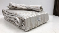 *HARLEQUIN JACQUARD 3PC. SUPERKING BEDSET / APPEARS NEW, WITHOUT PACKAGE [3007]