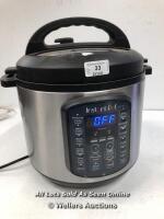 *INSTANT POT DUO 9 IN 1 MULTI COOKER / POWERS UP / USED